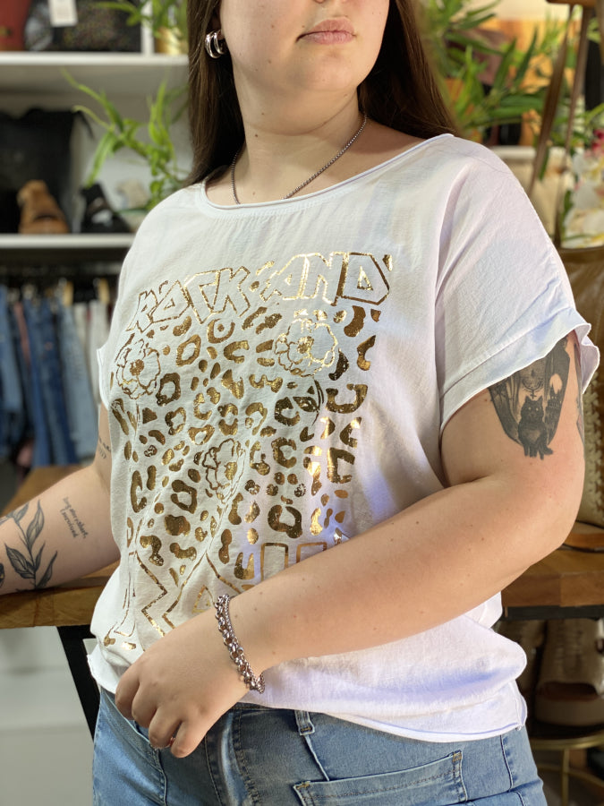 Blusa Alba de Corte Relajado con Círculo Animal Print Dorado