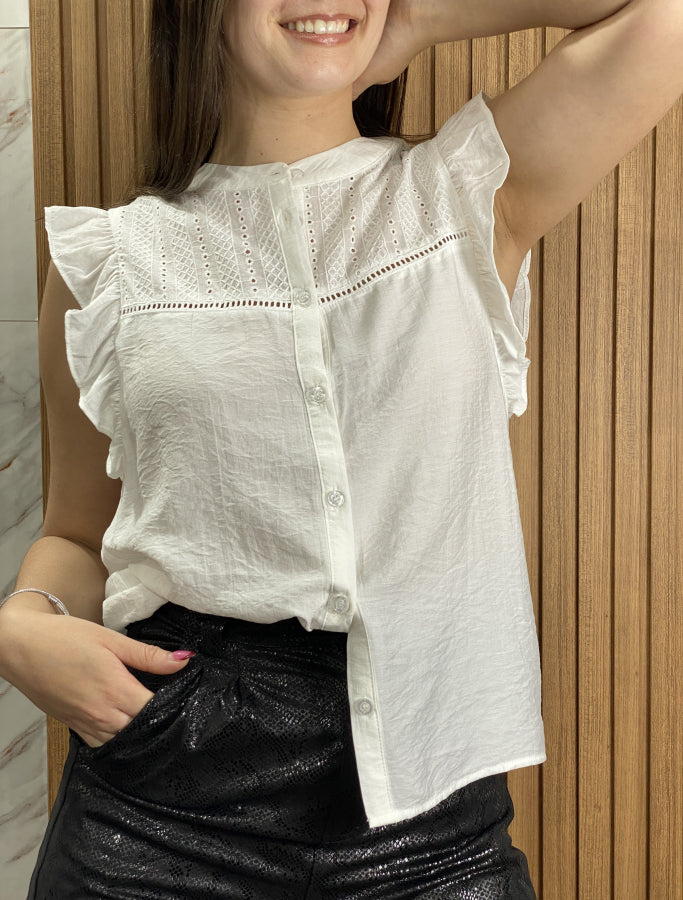Blusa Alessandra con Canesú de Puntilla y Volados en Sisas