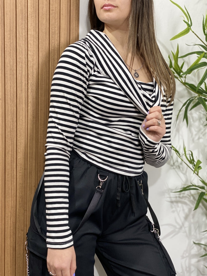 Blusa Dina Rayada con Cuello Bote y Manga Larga