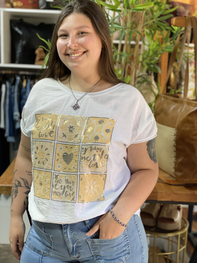 Blusa Ivana de Textura Arrugada con Estampado Foil Dorado