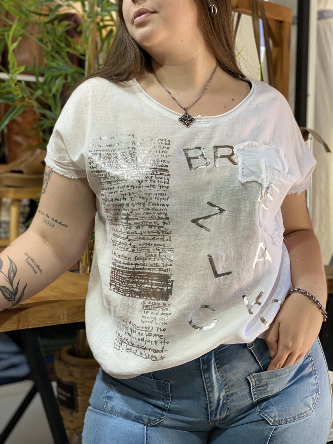 Blusa Loreley Texturizada con Bolsillo Desflecado