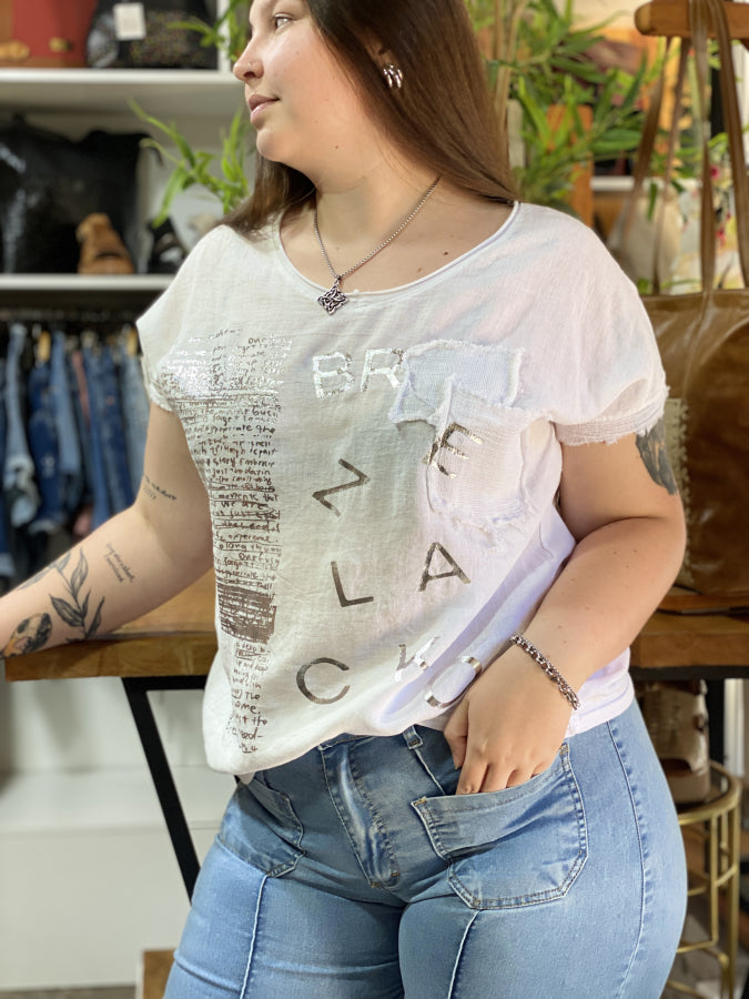 Blusa Loreley Texturizada con Bolsillo Desflecado