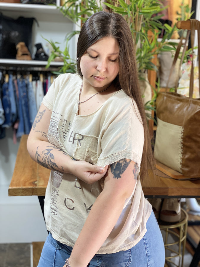 Blusa Loreley Texturizada con Bolsillo Desflecado