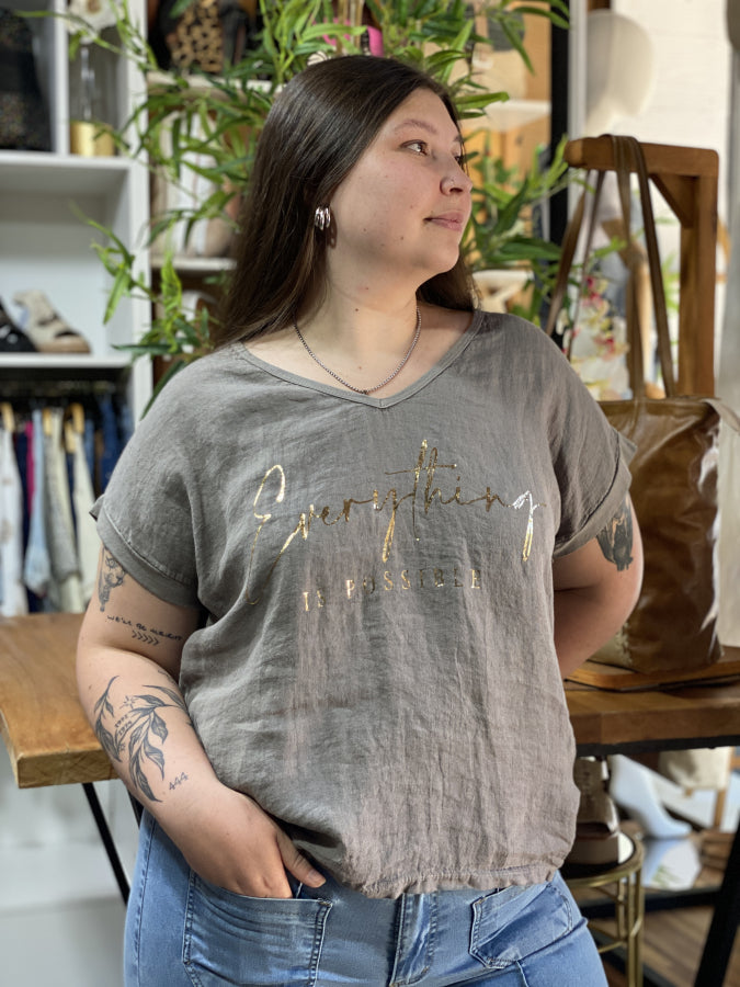 Blusa Sheila Texturizada con Inscripción Foil Dorado