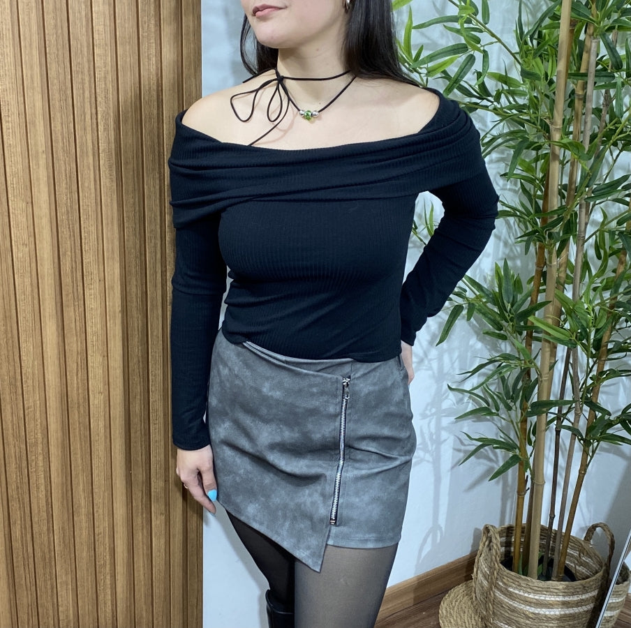 Blusa Sasha de Morley con Cuello Bote y Manga Larga