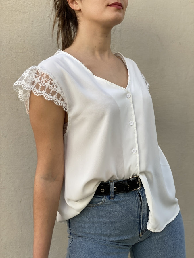 Blusa Soledad en Tejido Texturado con Cuello Camisero