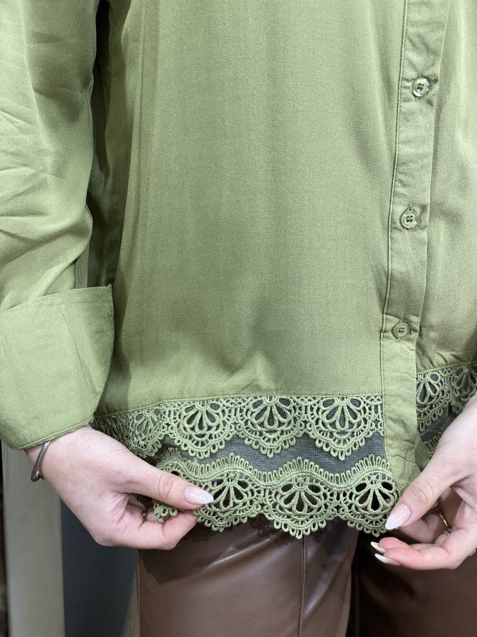 Camisa Klhoe en Satén y Encaje