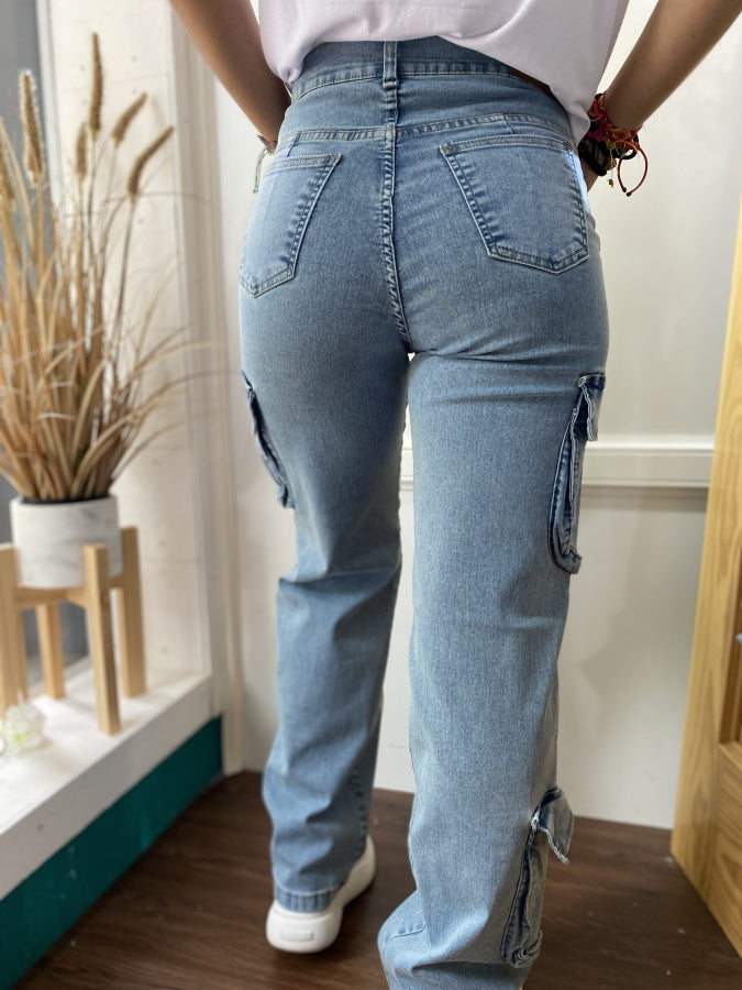 Pantalón Cargo 19 en Denim de Corte Recto