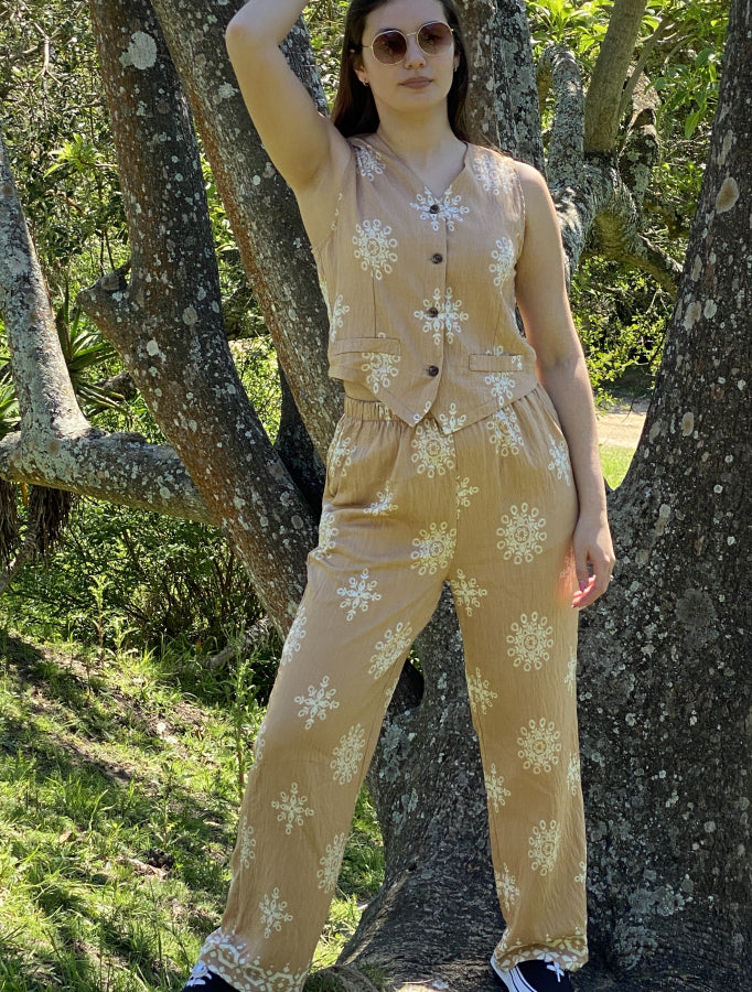 Chaleco Tania con Estampado Geométrico y Corte Sastrero