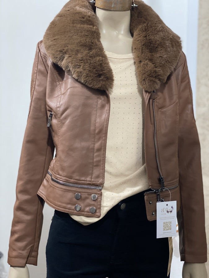 Chaqueta Adele de Eco Cuero con Cuello de Piel