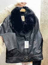 Chaqueta Adele de Eco Cuero con Cuello de Piel