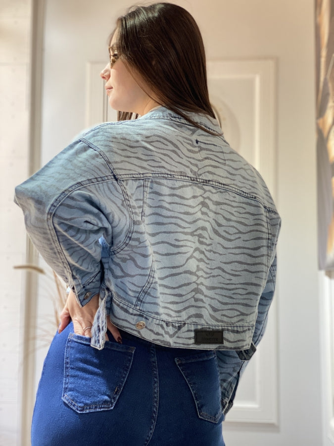 Chaqueta Denim Alana Corta Estampado Cebra Azul