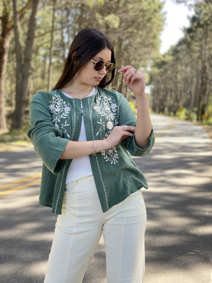 Chaqueta Anabeth en Muselina de Algodón Bordada