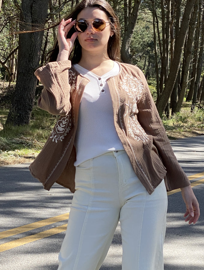 Chaqueta Anabeth en Muselina de Algodón Bordada
