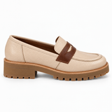 Mocasín Mónaco beige en vista lateral con suela track