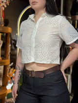 Blusa corta Bimba blanca de broderie, vista frontal