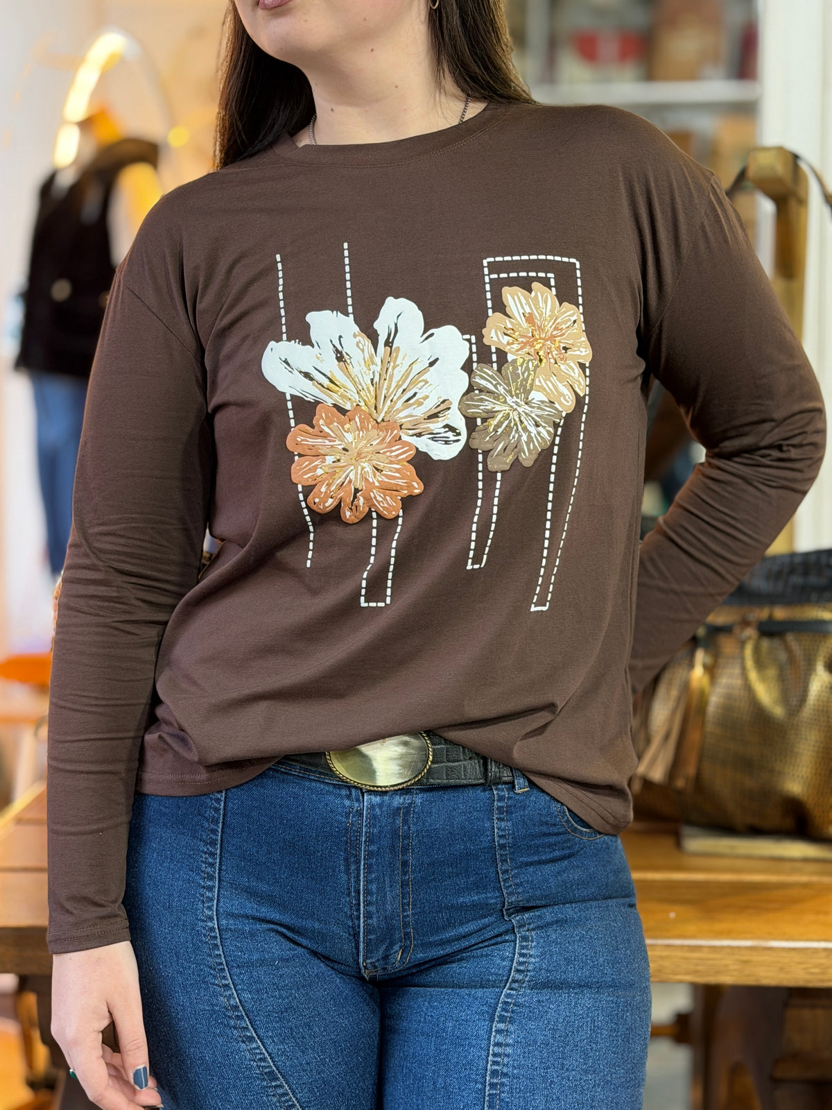 Remera con Flores Annie - Marrón