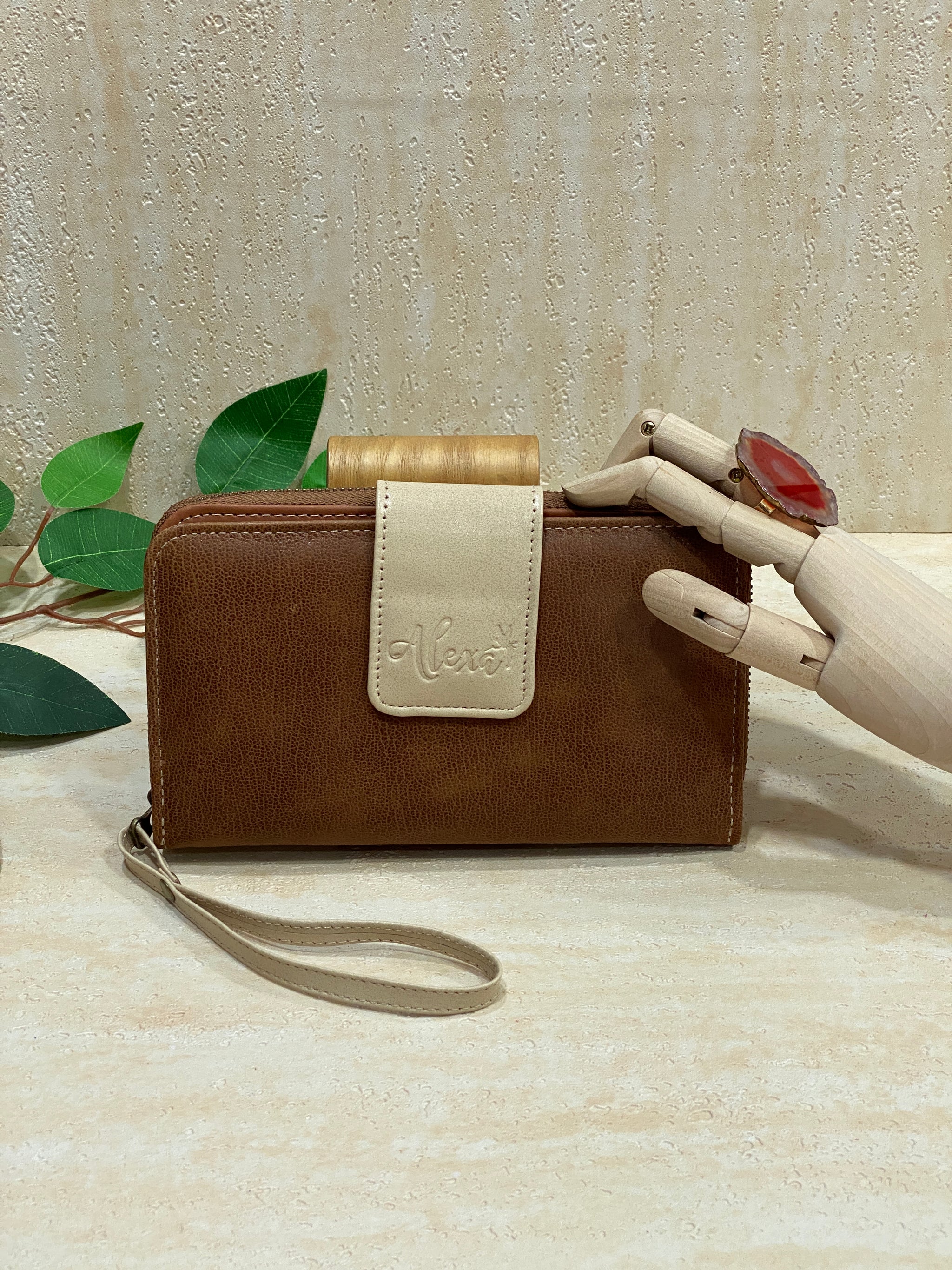 Billetera California de Cuero Alexa - Chocolate/Beige