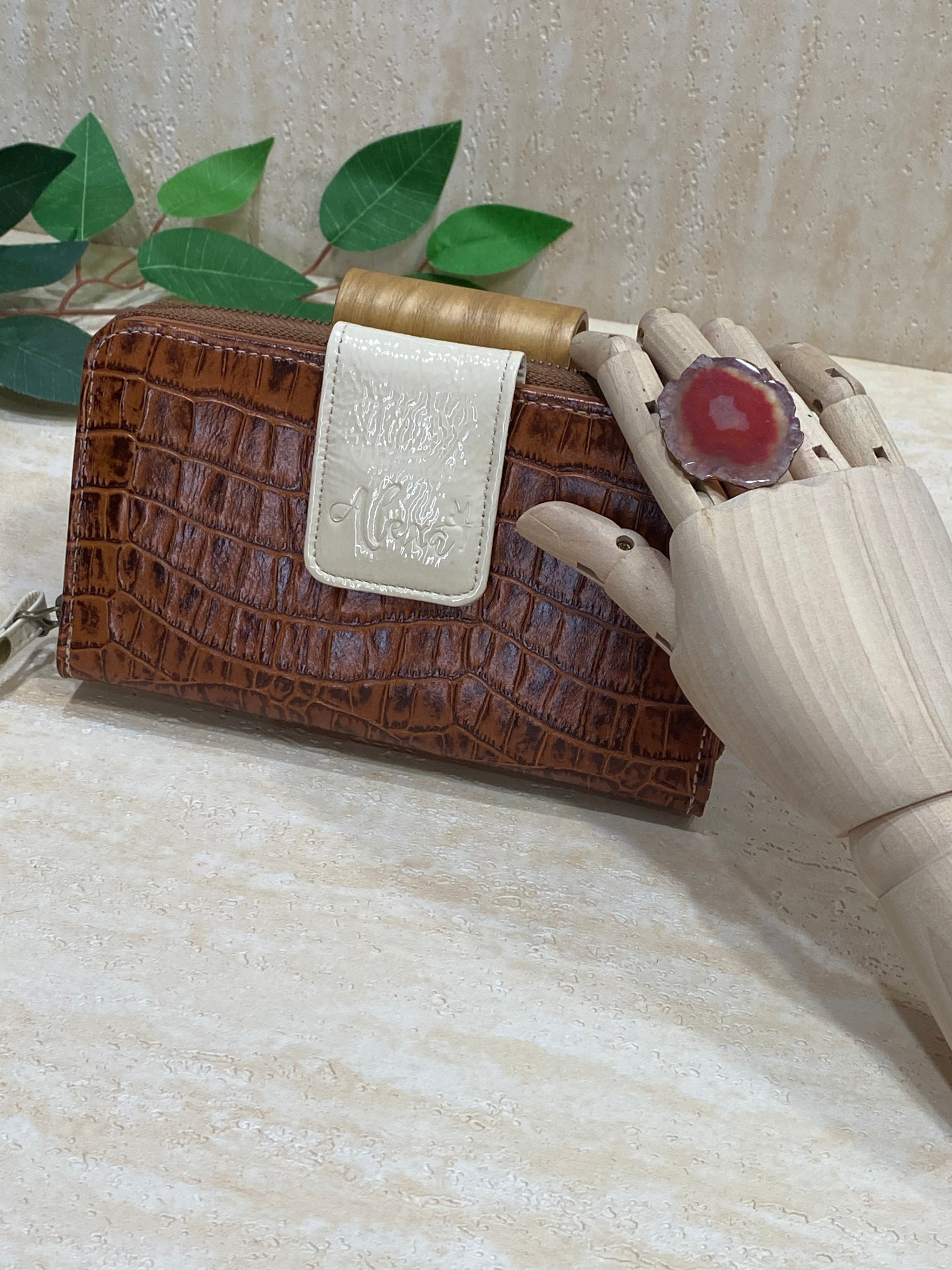 Billetera California de Cuero Alexa - Croco/Charol Crudo
