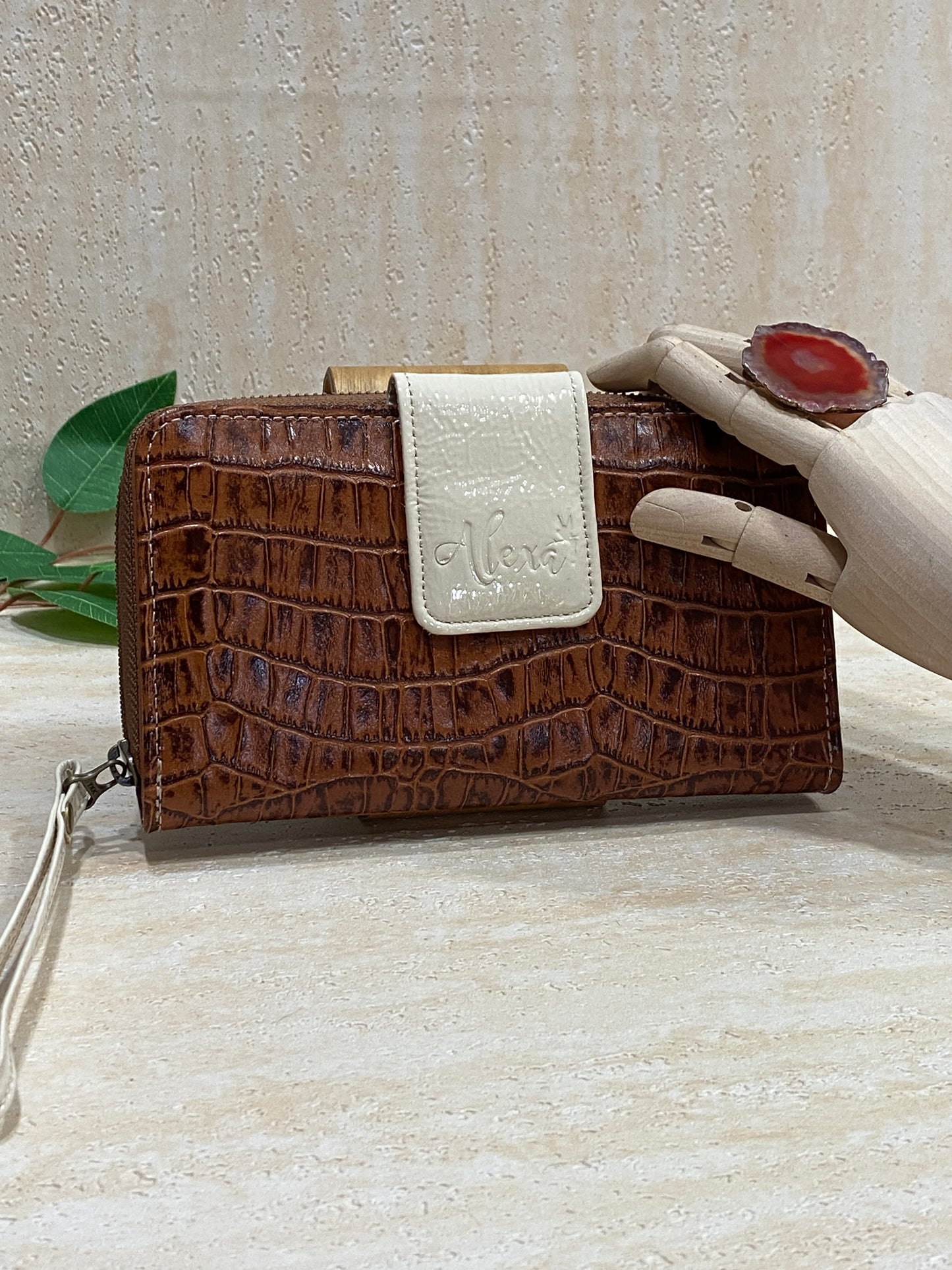 Billetera California de Cuero Alexa - Croco/Charol Crudo