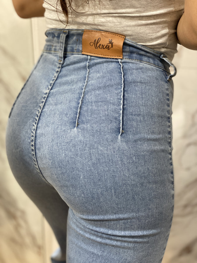 Jean Danna Wide Leg Cargo con Efecto Push-Up