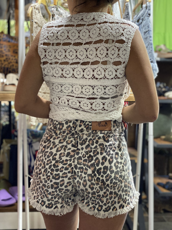 Musculosa Amaia en Crochet Artesanal con Botones