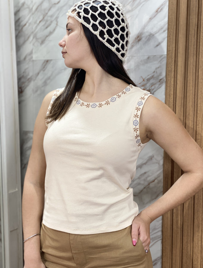 Musculosa Ayelen en Algodón con Bordado Étnico