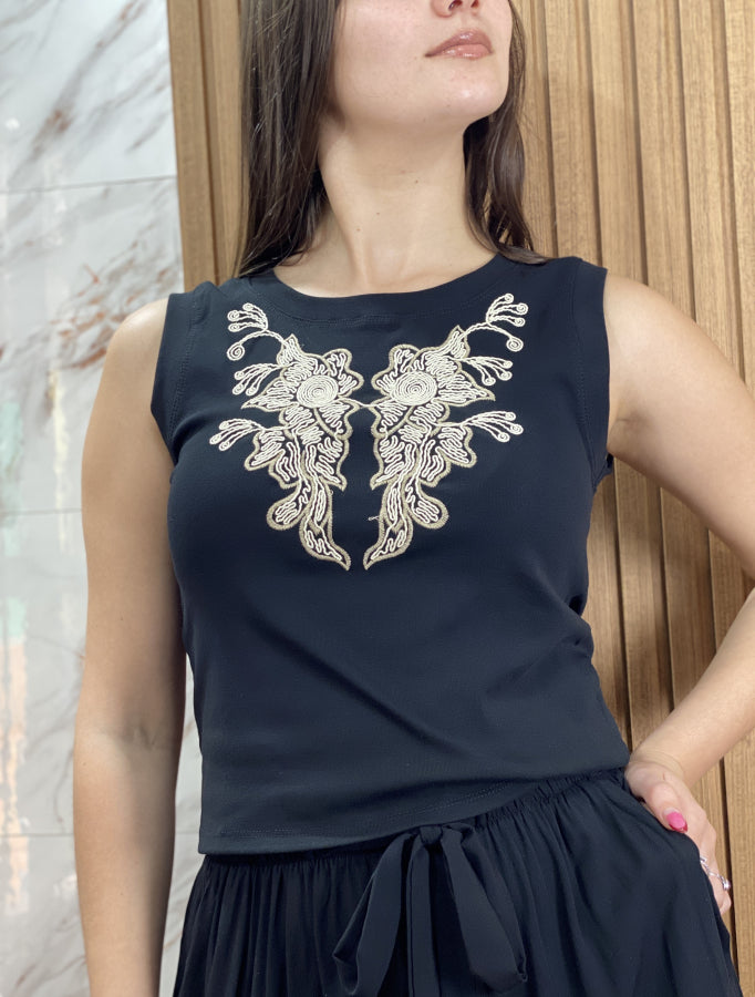 Musculosa Sadie en Algodón con Pechero Bordado
