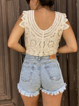 Musculosa Teresa en Crochet Artesanal con Diseño Floral