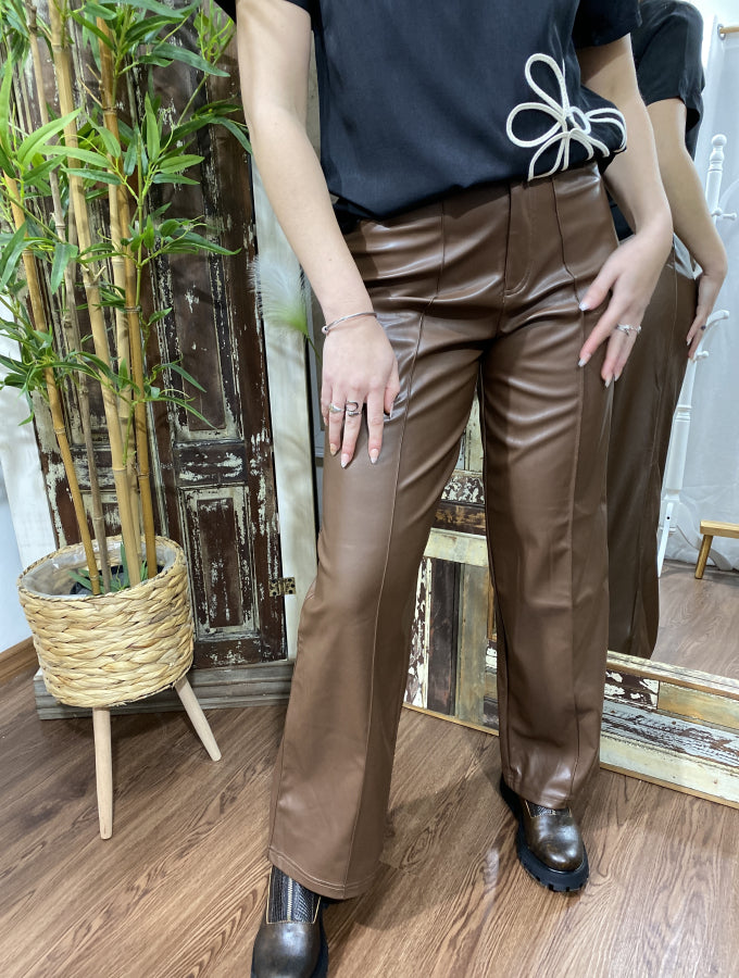 Pantalón Wide Leg Erika en Ecocuero Chocolate