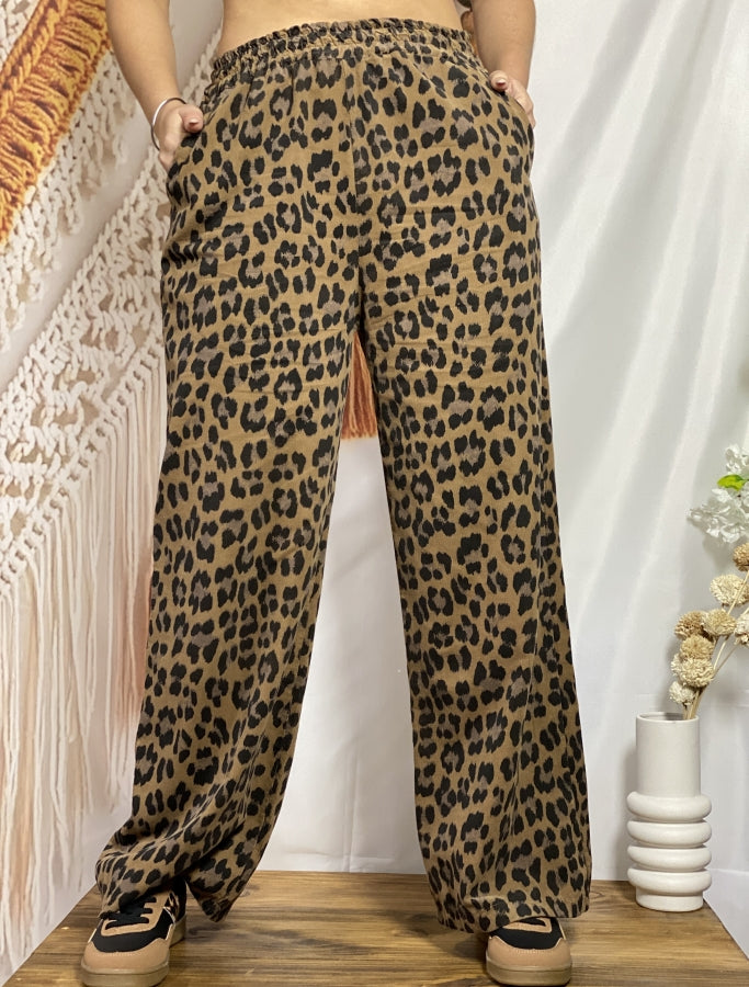 Pantalón Recto Marcela en Pana Fina Estampada