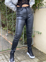 Pantalón Skinny Andria Engomado en Color Negro