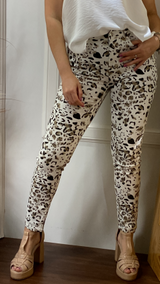 Pantalón Recto Nadia con Estampado de Tendencia