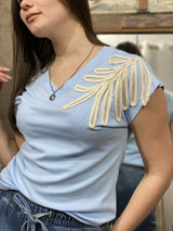 Remera Alicia en Algodón Premium con Bordado en Hombro