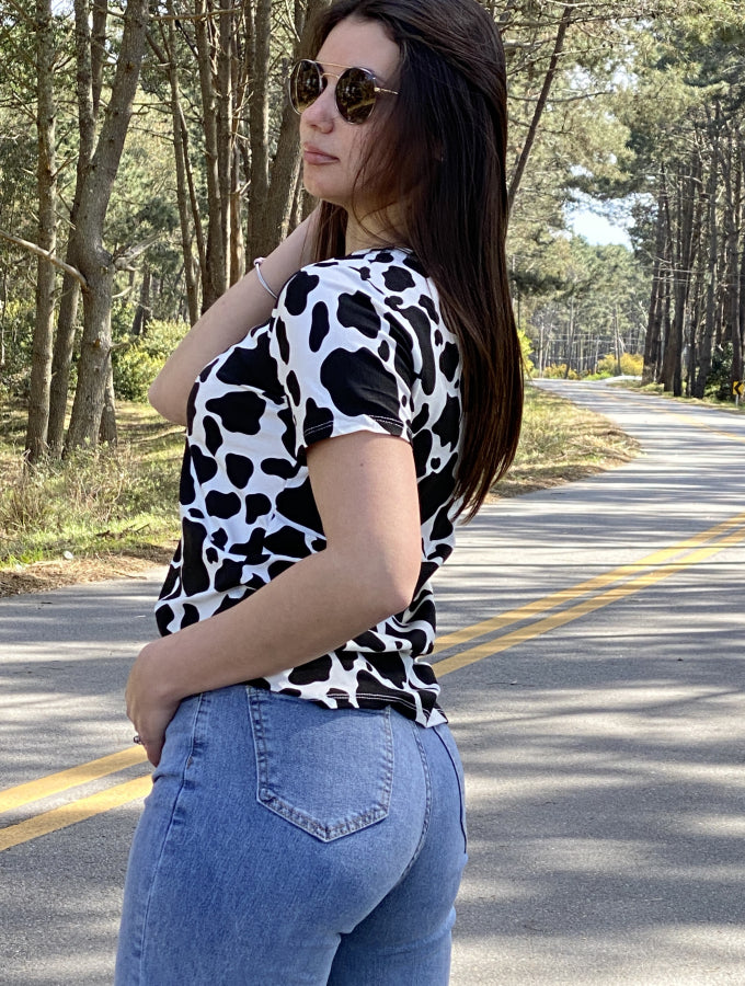Remera Relaxed Jealous con Estampado Cow Print