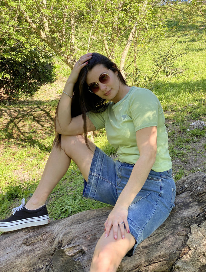 Remera Kristen en Algodón Premium con Bordado de Corazón