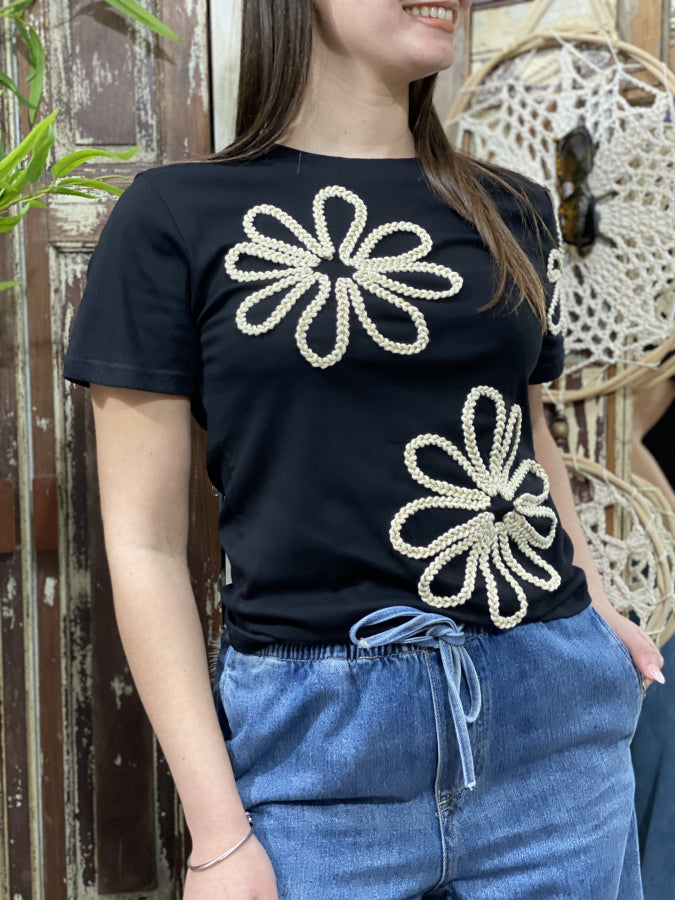 Remera Vittoria en Algodón con Bordado de Flores 3D