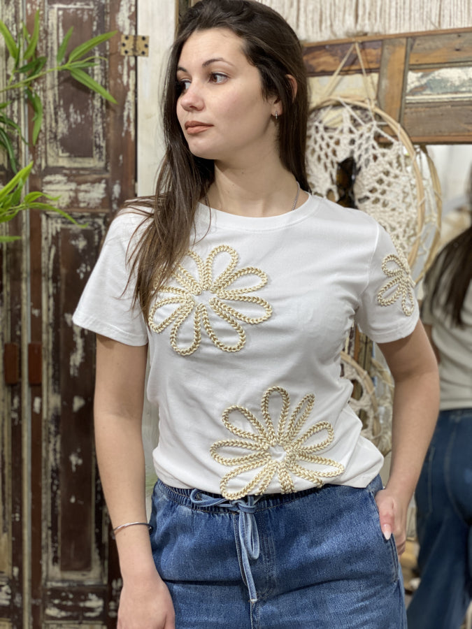 Remera Vittoria en Algodón con Bordado de Flores 3D