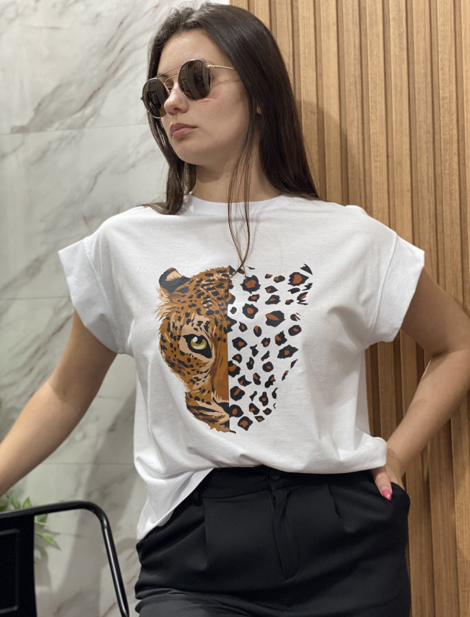 Remera Samantha en Algodón con Estampado Jaguar Artístico