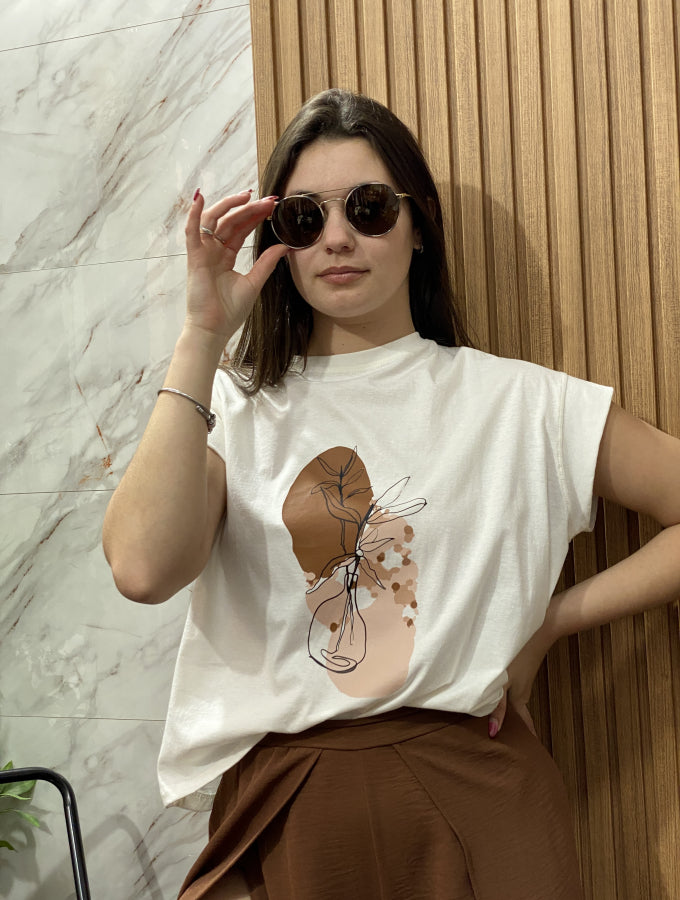 Remera Samantha en Algodón con Estampado Línea & Flores