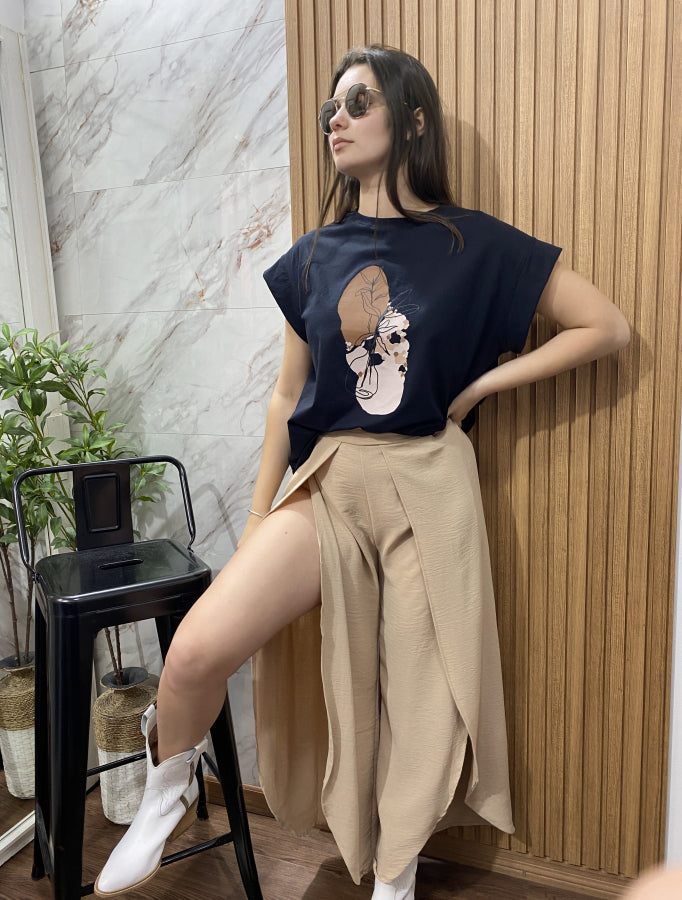 Remera Samantha en Algodón con Estampado Línea & Flores