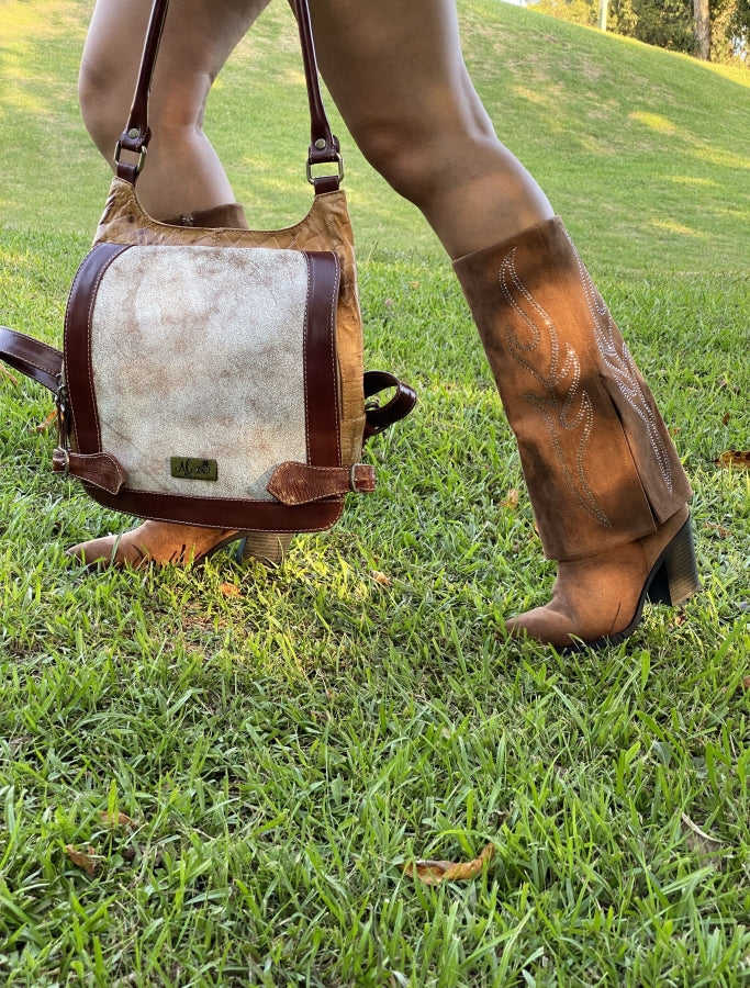 Tejana Aurora en Cuero y Bordado