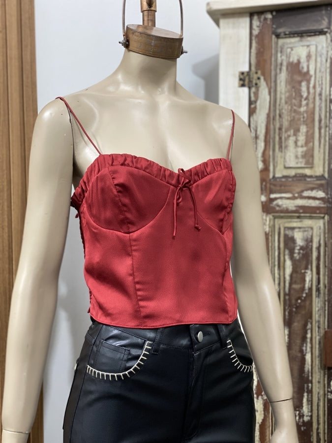 Top Juli de Bretel Fino en Tono Bordó