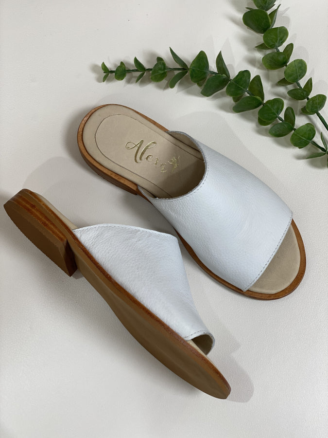 Sandalia Milan en Cuero Genuino con Plantilla Acolchada