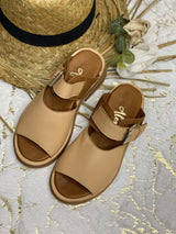 Sandalia Pluma en Cuero Minimalista